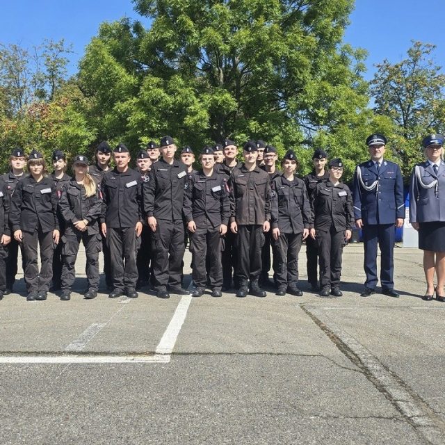 Mundurowe klasy w Tychach: Rok szkolny 2025/2026 rozpoczęty z wielką pompą!