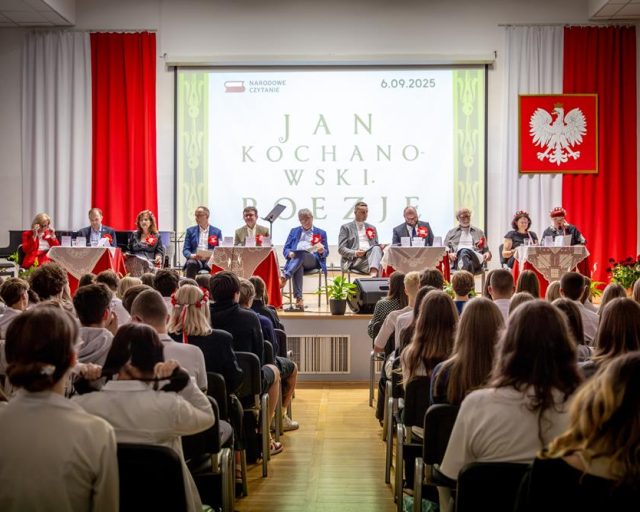 Narodowe Czytanie Kochanowskiego w Zespole Szkół nr 1 w Tychach