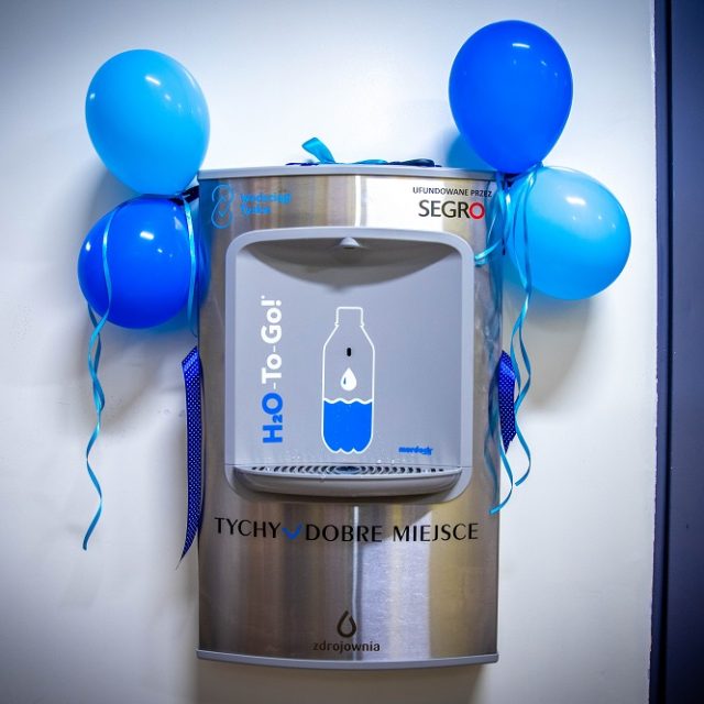 Nowoczesne źródełka wodne w tyskich szkołach