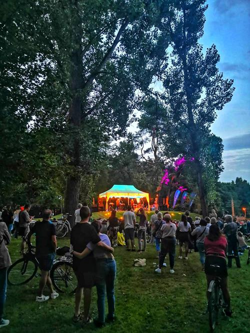 Zespół Chłodno zagrał na „Muzycznych Wieczorach nad Jeziorem” - fotoreportaż