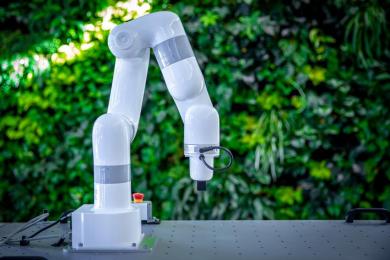 Zespół Szkół nr 5 w Tychach wzbogaca warsztaty o robot PLC