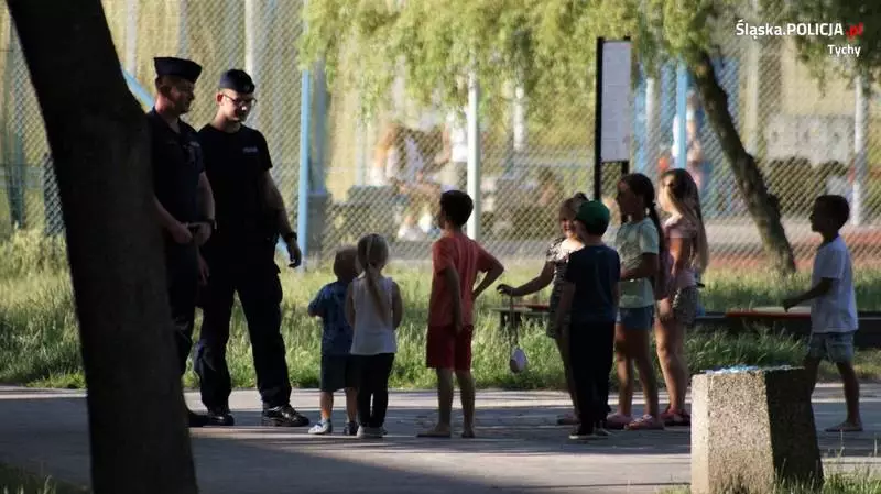 „Bezpieczne wakacje” z tyskimi policjantami