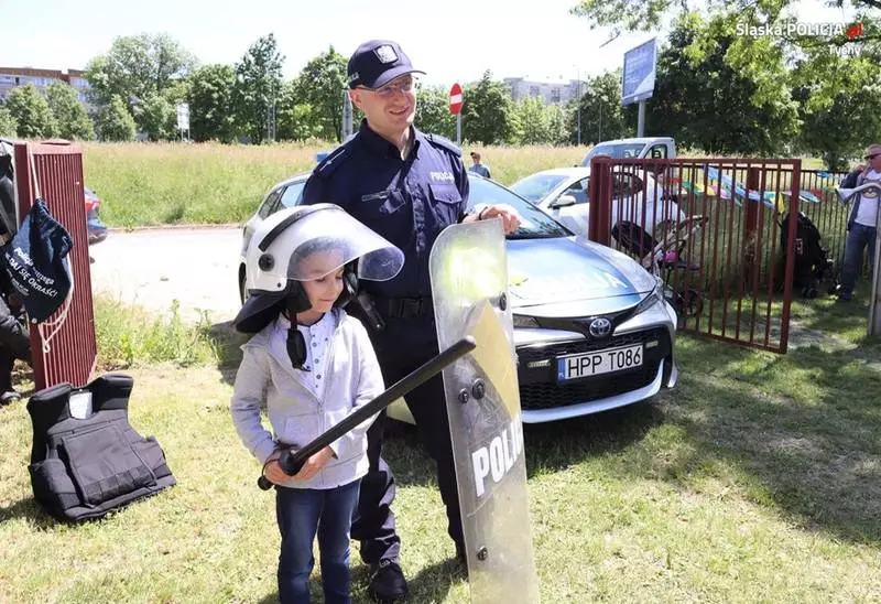 Mundurowi na "Optymistycznym Dniu Dziecka" w Tychach. Sprawdź relację!
