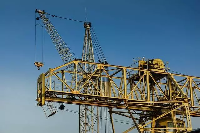 Podesty ruchome – kto może je obsługiwać?