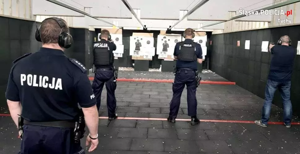 Policjanci doskonalili umiejętności strzeleckie / fot. KMP Tychy
