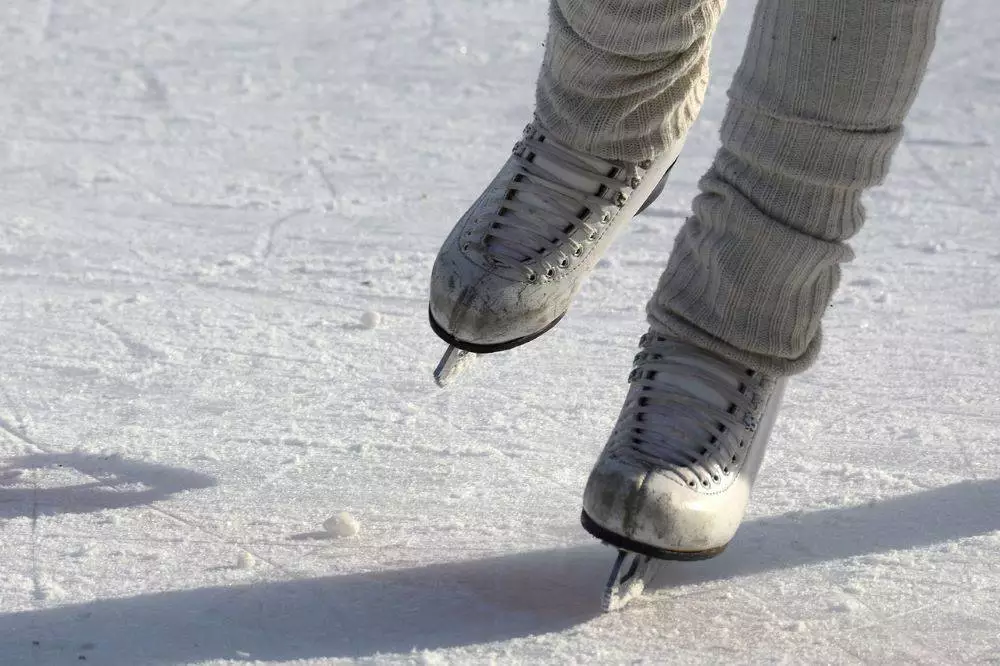 Przedświąteczne ślizgawki w Tychach. Sprawdź gdzie jeździć na łyżwach! / fot. pixabay