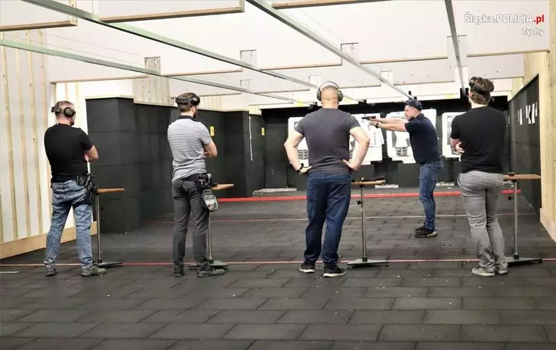 Trening strzelecki tyskich policjantów. Zobacz więcej!