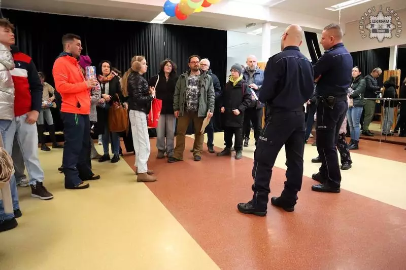 Tyscy policjanci wspierają 33. Finał WOŚP – bezpieczeństwo na pierwszym miejscu