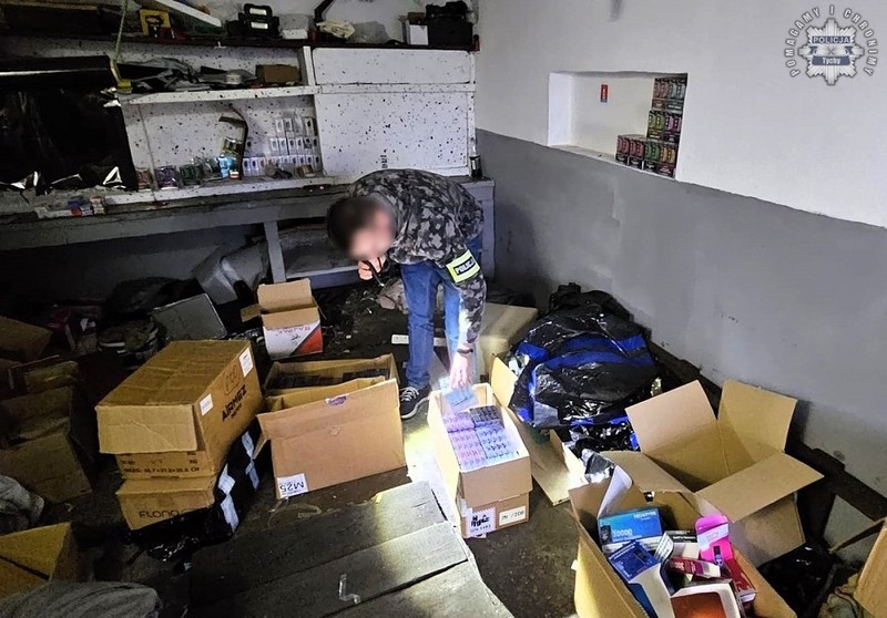 Tyscy policjanci zabezpieczyli 4 tysiące nielegalnych e-papierosów – dwóch mężczyzn zatrzy