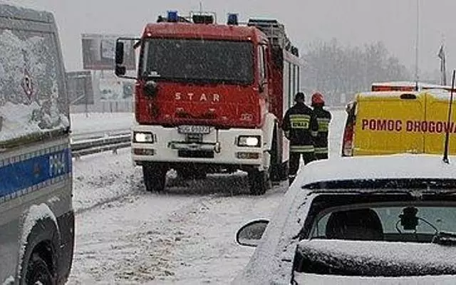 Uwaga kierowcy - ślisko na drogach!