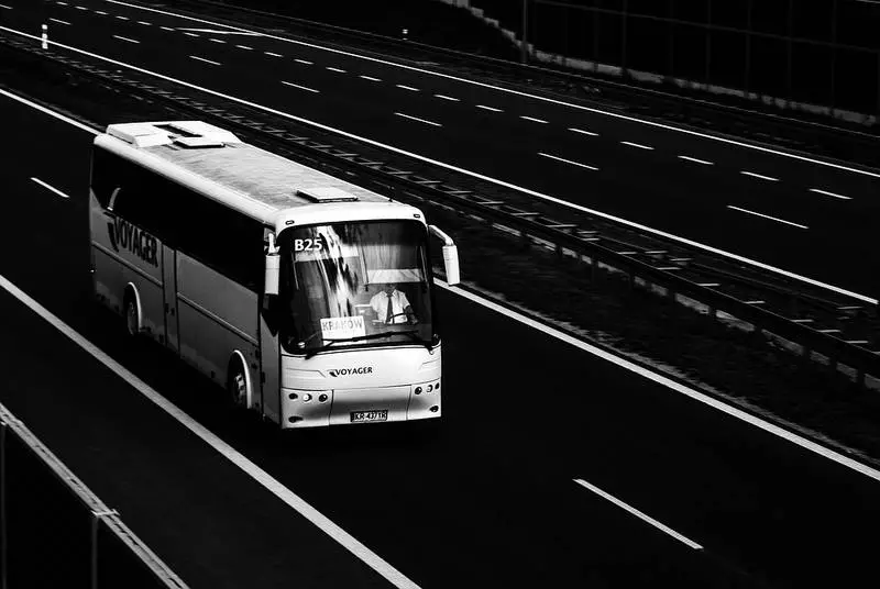 Zimowe ferie 2023 coraz bliżej. Sprawdź wykaz punktów kontroli autobusów