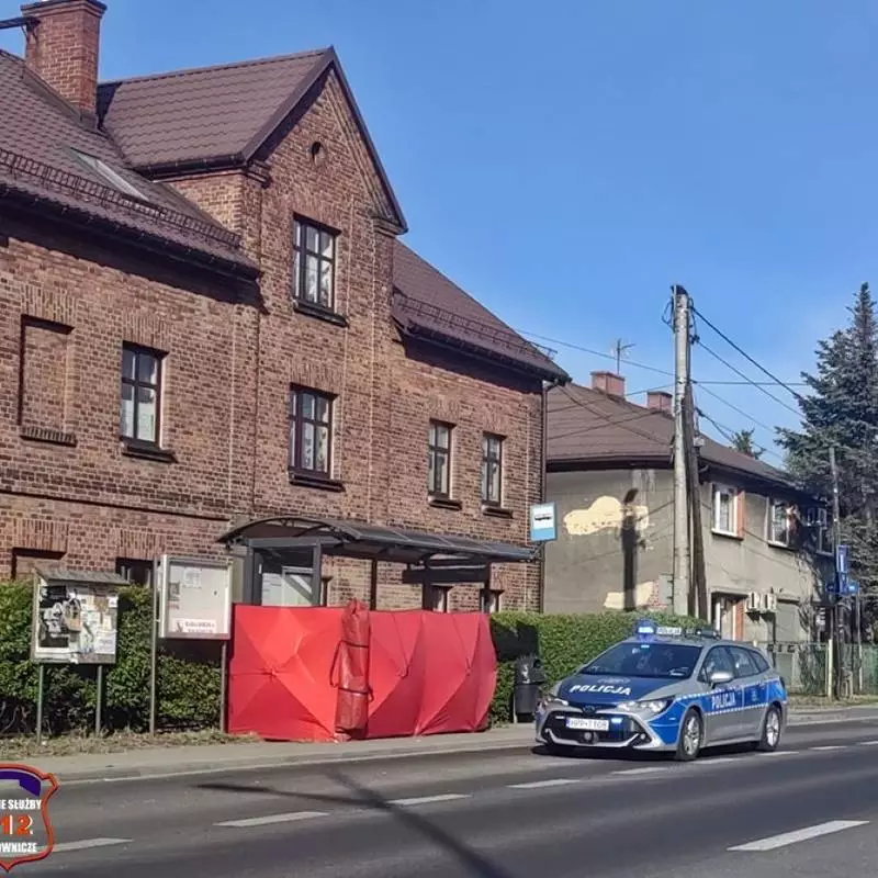 Znaleziono zwłoki 41-letniego mężczyzny na przystanku autobusowym przy ul. Mikołowskiej